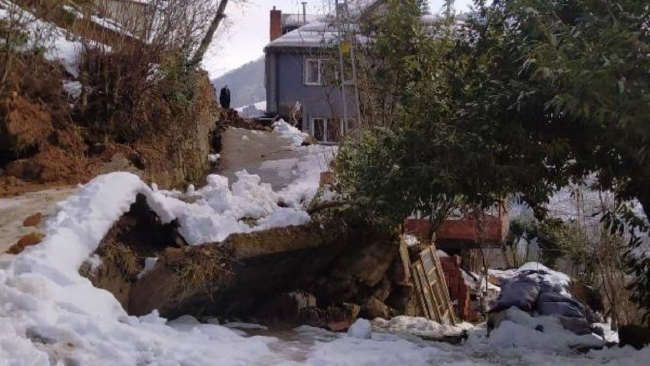 Trabzon'da heyelan: 2 ev tahliye edildi